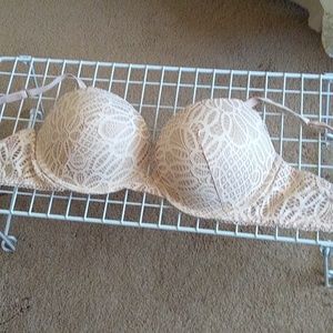Victoria's Secret Dream Angels Push-up Bra in 36D in Cream.
